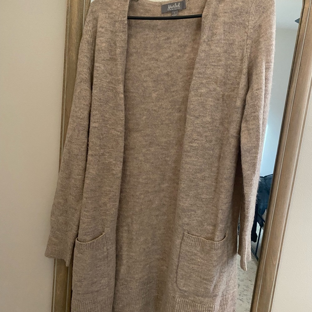 Cardigan sweater